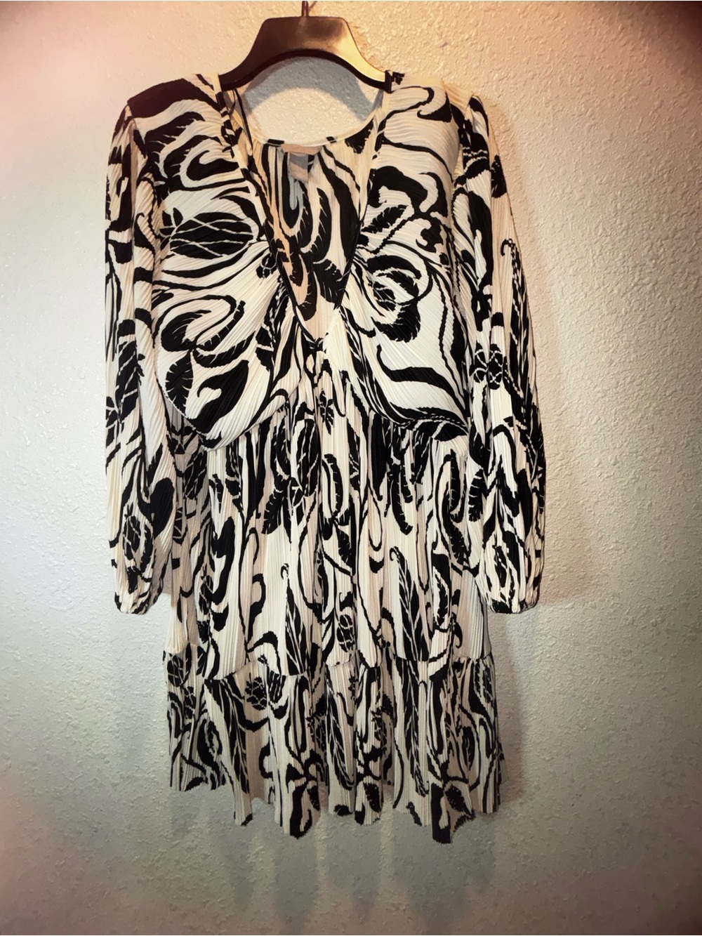 H&M Black & White Pleated Long Sleeve Mini Dress XL